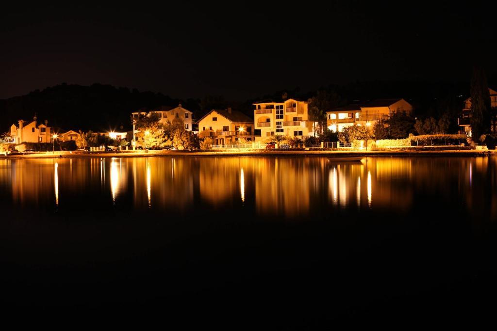 Apartments Rajna Zaboric Esterno foto